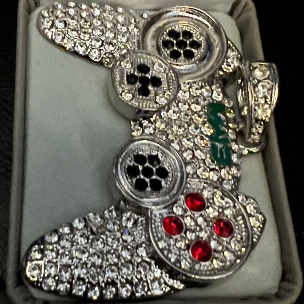 New gamepad pendant PlayStation